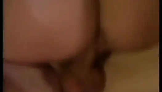 Cewek jalang ini dientot habis-habisan sama kontol besar sampai matanya menerang keenakan!