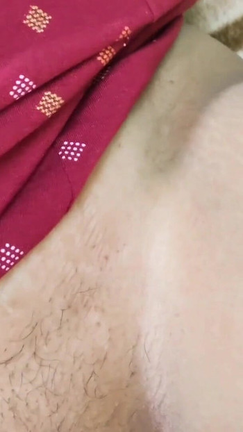 Zapanjujući trenutak iz "Desi lokalnog sela Bhabhi video seksa s uskom pičkom, indijsko prekrasno selo Bhabhi i dečko u hotelu"