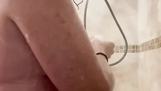 Захватывающее объявление о счастливом днем!