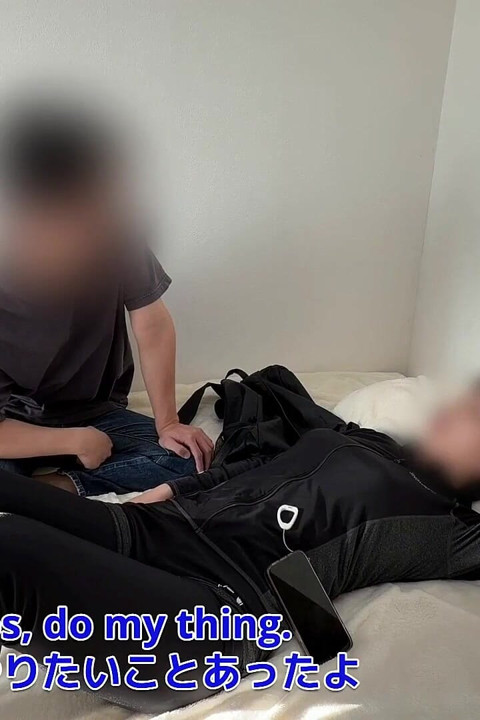 Sex with a Female Delivery Girl Friend. I Was About to Masturbate When I Realized the Delivery Woman Was My Friend.