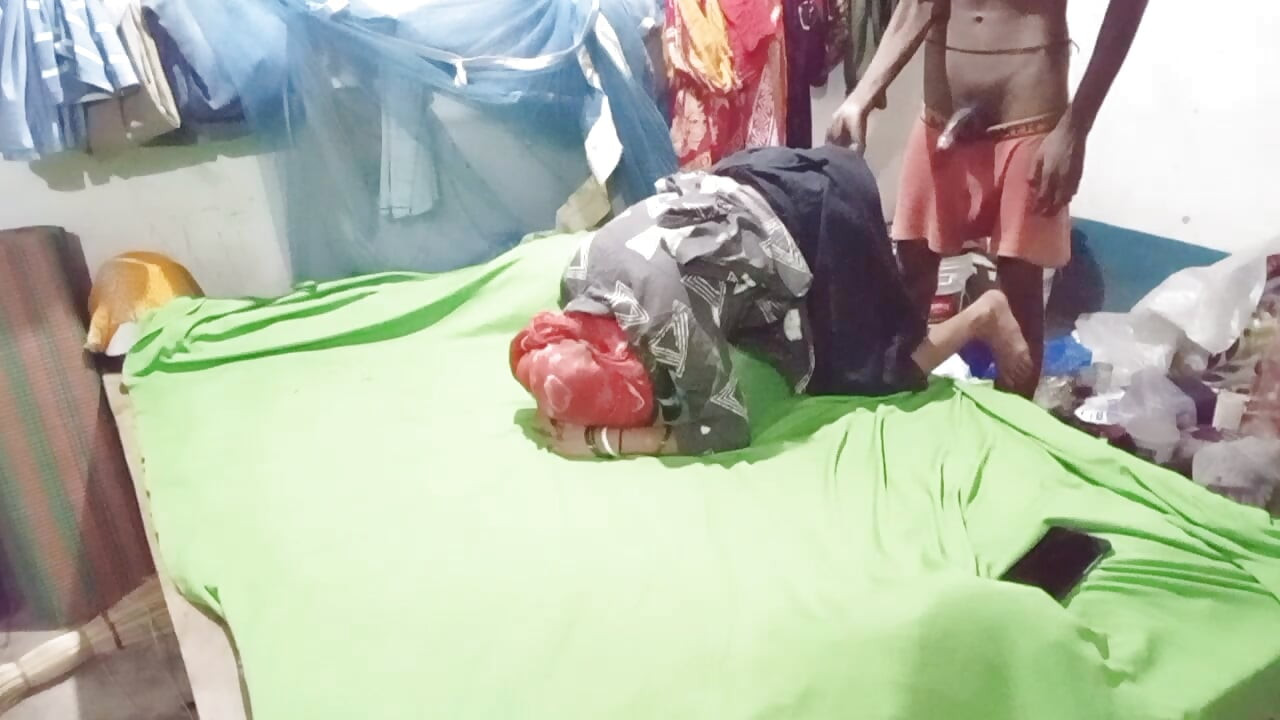 Hot desi Chut ki chudai with romantic padosi bhabhi