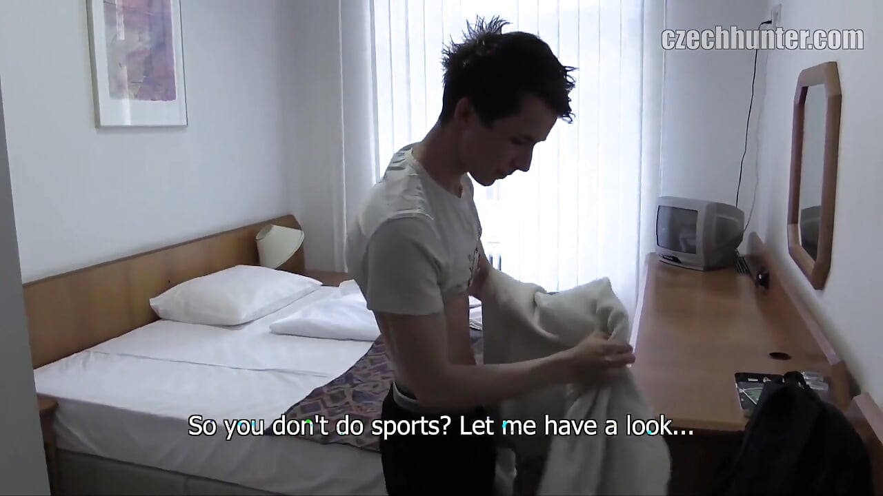 Xuất tinh vào miệng và chơi ngoài trời pov