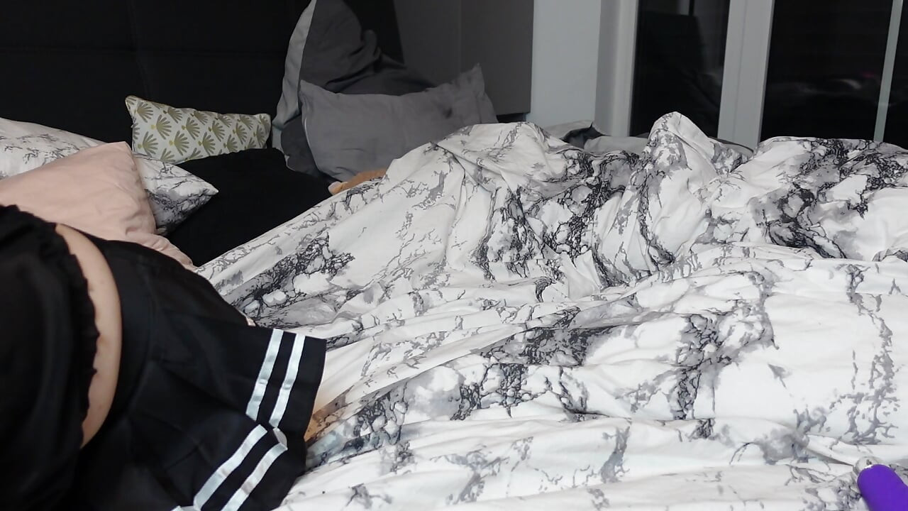 Δοκιμάζοντας το νέο μου εξωγήινο δονητή