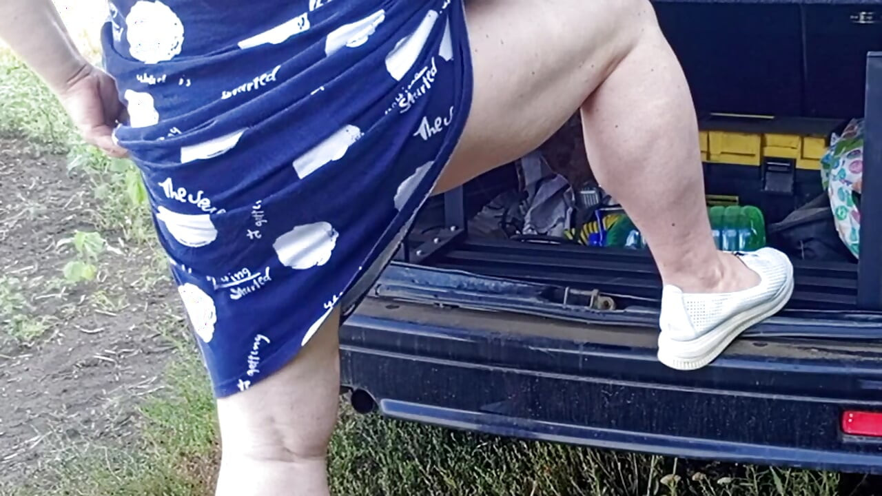 neighbor squirts several times in a row in a public place