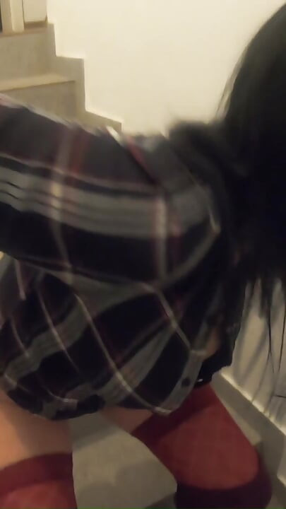 Već sam jako mokra, želiš li to osjetiti?