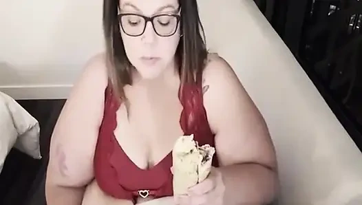 Plump Paradise: Super Burrito