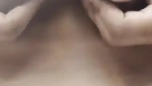 Indonesische college-mädchen sexy muschi und dicke titten