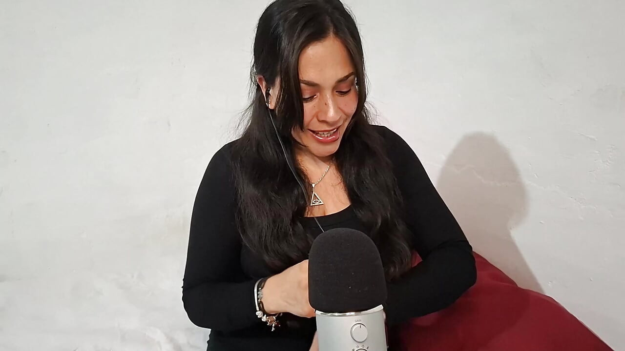 ASMR Kiss กูกัดและกอดหูมึง