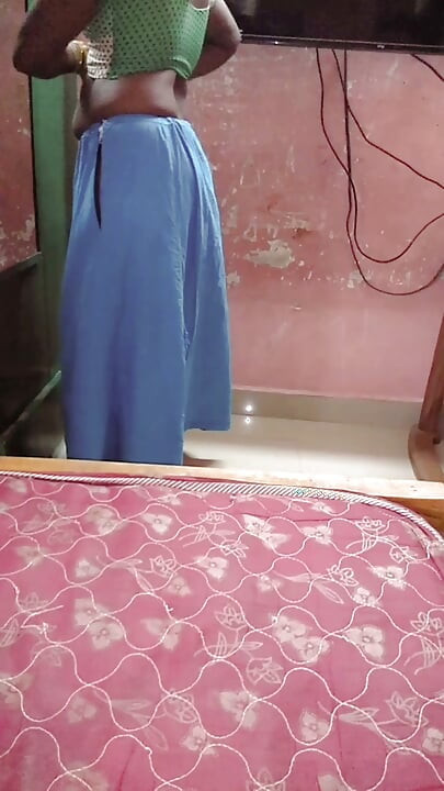 India tamil esposa Renu mojado desnudo, toalla corporal seca y lenta en sari provoca Indiahotwifex