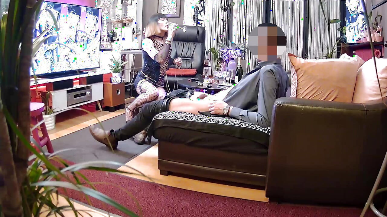 然后她拿起一个子弹. 生日. 第 2 部分 Vanessabitchx Pctrvprod91