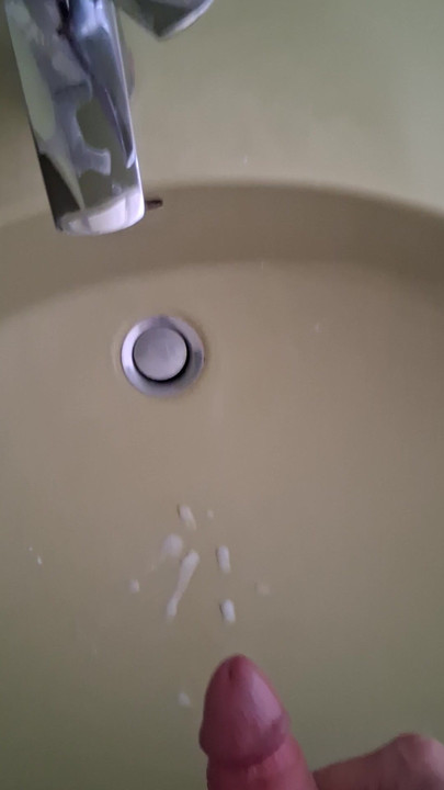 Washbasin hosed down
