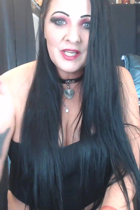 鼻を鳴らすのに使われた私の灰の舌を食べる