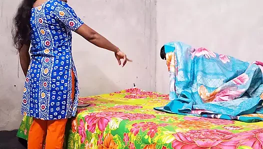 Üvey erkek kardeş ve üvey kız kardeş odada sikişiyor