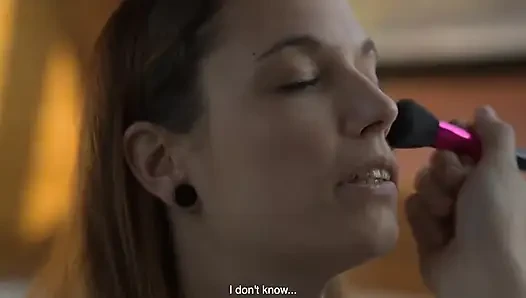 Aksi lesbian Maquillaje dengan menjilati memek