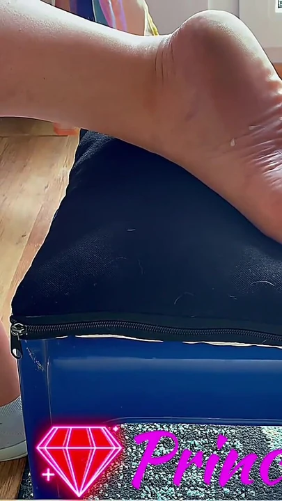 Must-see moment from "Pretty feet cum on soles footfetish"