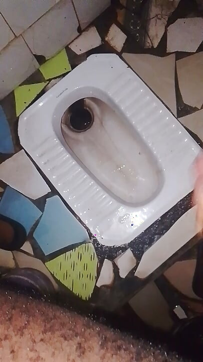 Masturbându-mă în câteva minute, atât de excitată încât nu am pizdă