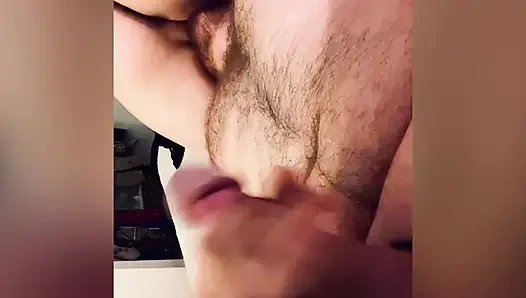 Unschuldige MILf nimmt mehrere schwänze