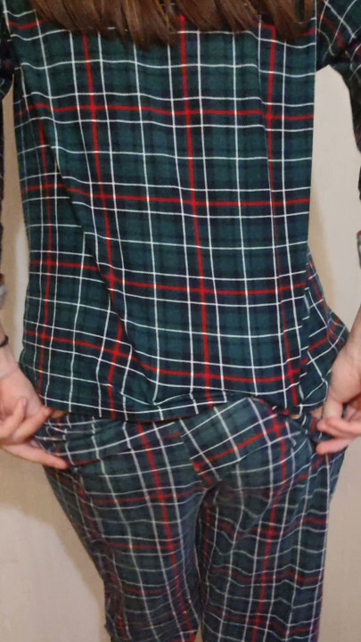I spread my buttocks