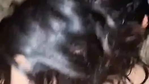 Сильно бьёт мою горячую жену. Мне нравится видеть, как она наслаждается