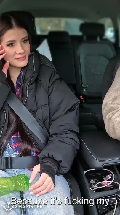 Muhteşem erasmus öğrencisi Olivia Sparkle eski sevgilisi Charlie Dean ile tanışıyor