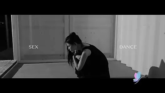 Xian'erai erotik sanat için seksi ve dansı harmanlıyor