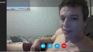 Jesse Mcdonald na masturbacji przed kamerą!