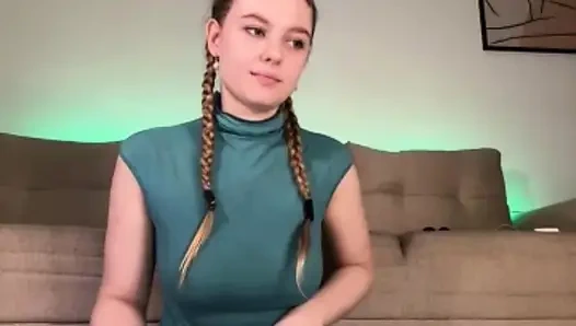 Анальный трах пальцами и анальный плаг