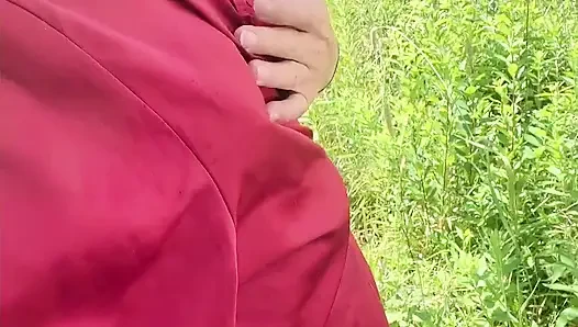 Walk to Gardens Then Pee