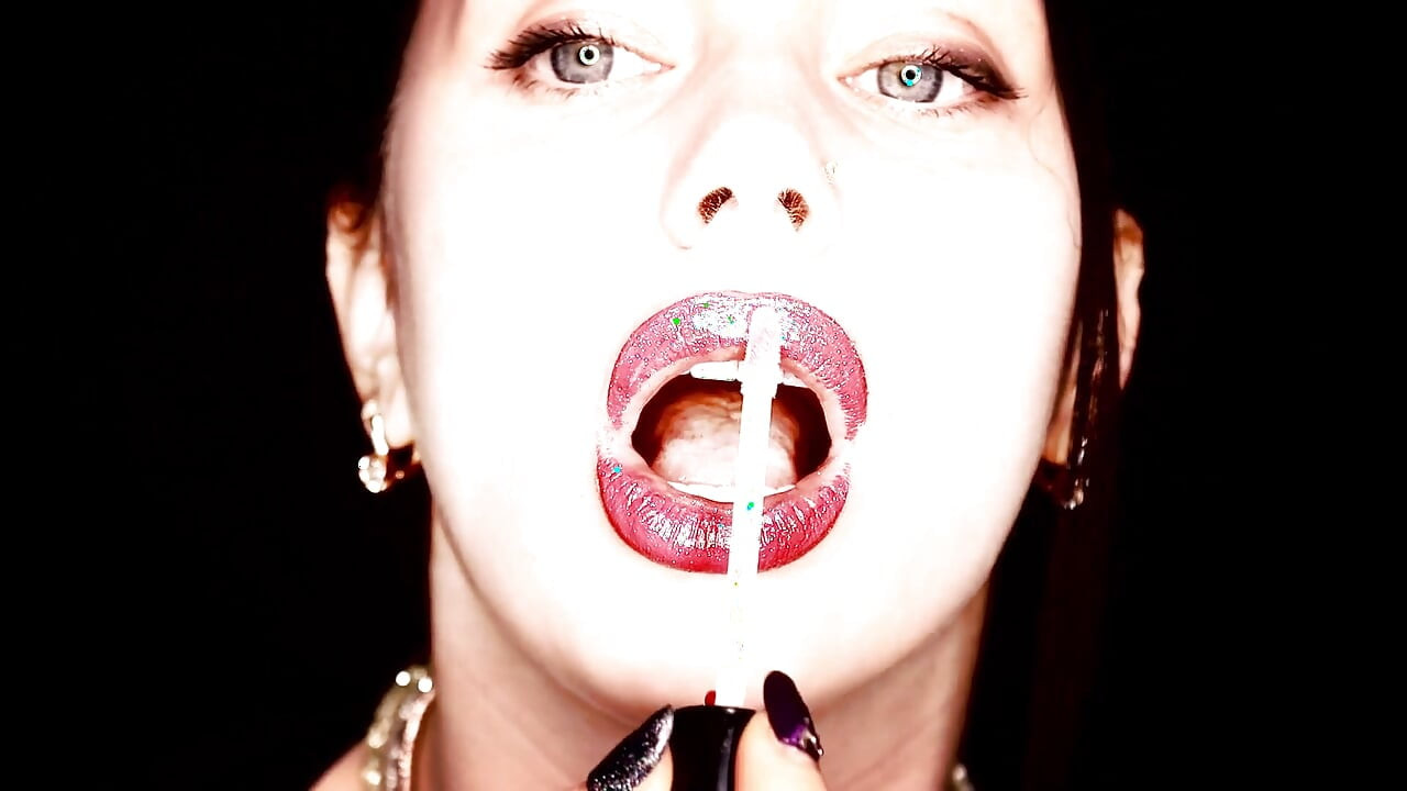 Hookah Smoking & Fetish Gincapi Berkilat & Menghidu & Bercium