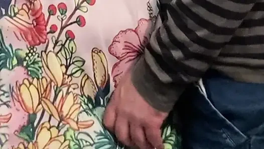 OMG! Cewek ini ngebiarkan aku ngusap memeknya yang aduhai