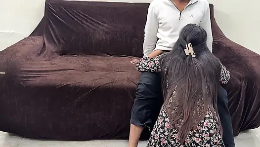 Die stiefmutter meiner besten freundin hat schöne milchige titten