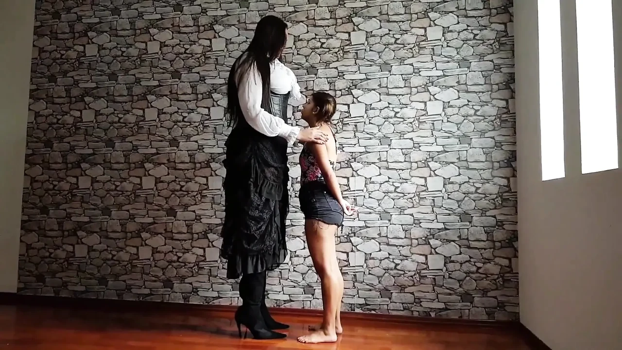 Deep hands giant internation by Amazon giant girl and sexy skinny slave