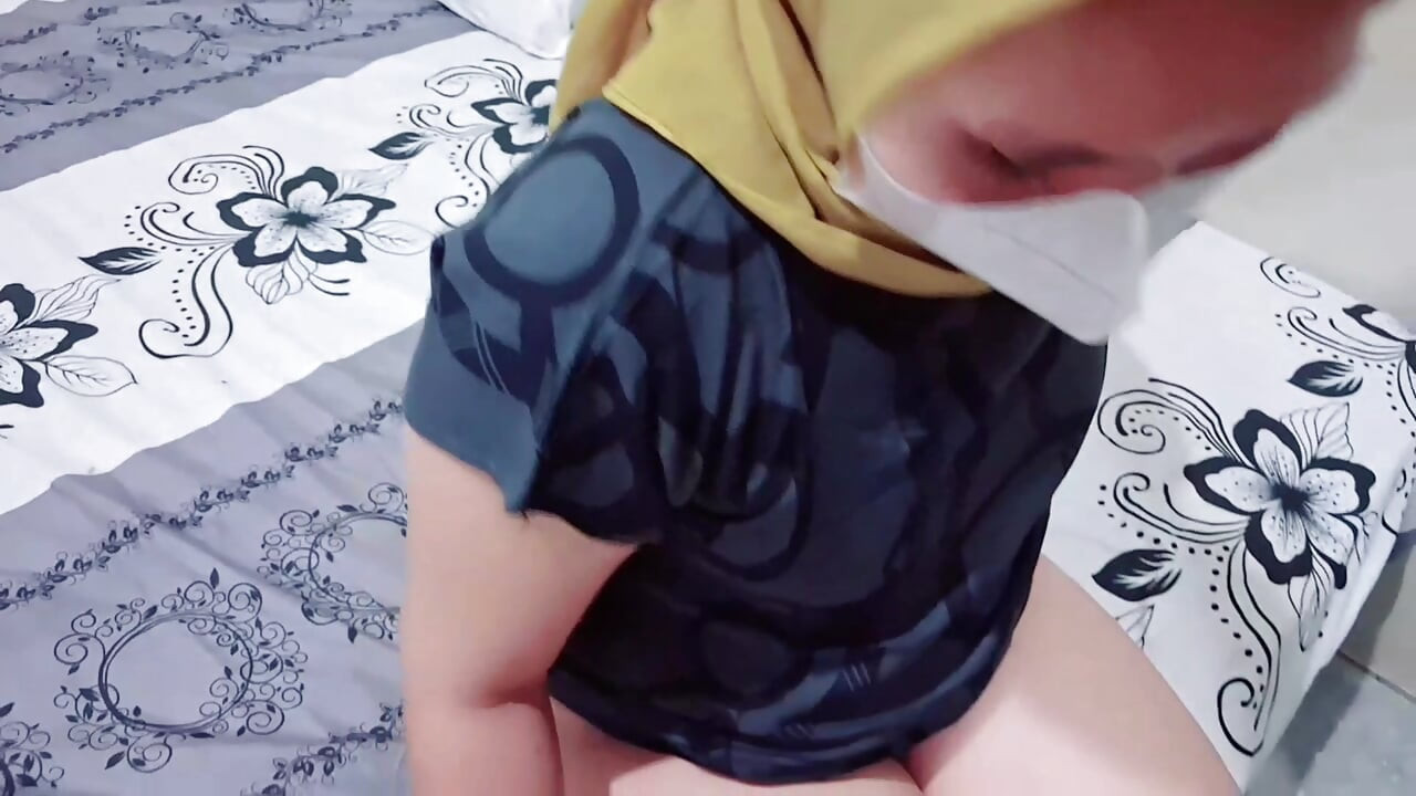 Istri berhijab dientot habis-habisan sampai muncrat banyak banget!