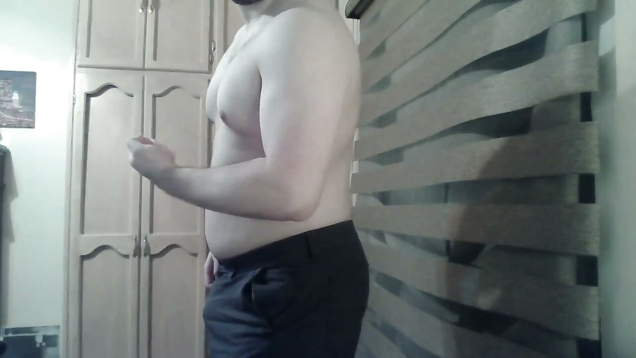 Muscular Stud on a Normal Chest and Shoulders Day