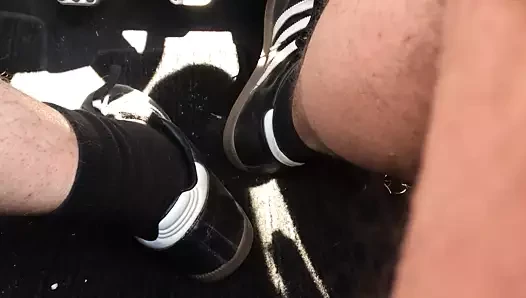 Pedal sneakers driver