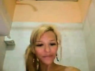 Blonde Unter Der Dusche