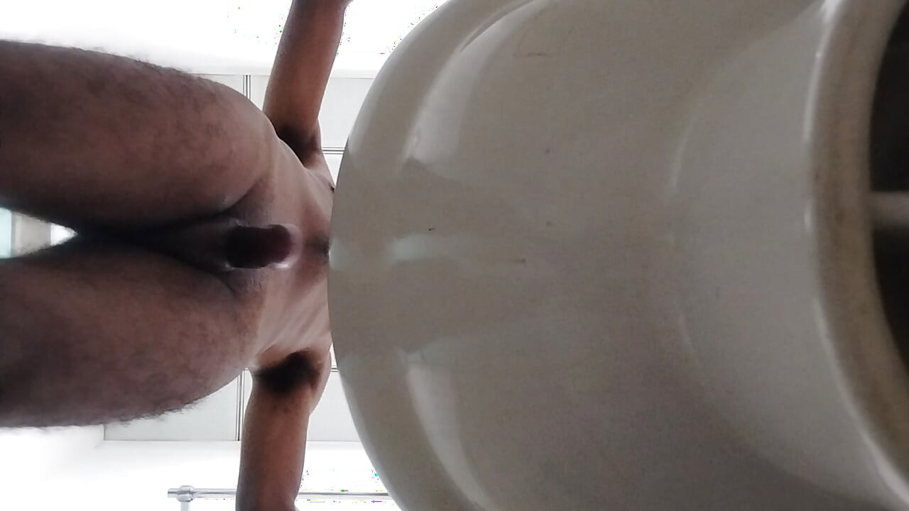 Bottom view Full nude