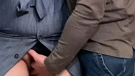 Sapık üvey erkek kardeş metroda amımı ovuyor