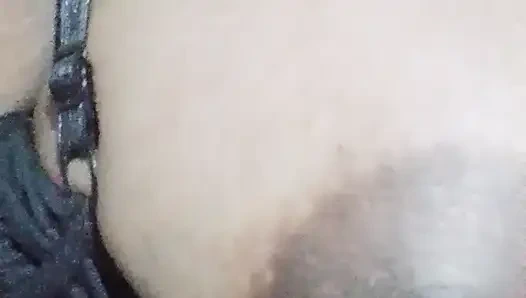 Дакка жена показывает свое тело и киску