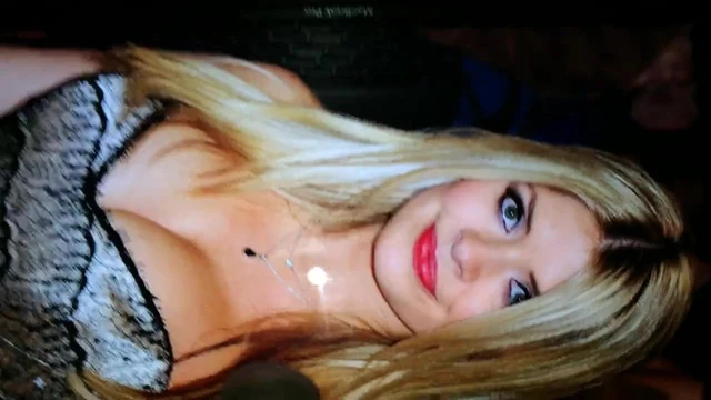 Holly Willoughby tribute