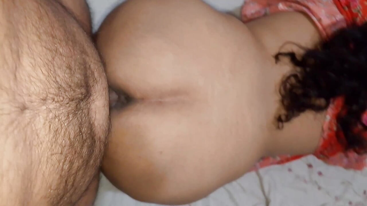 Desi Bhabhi staat elke ochtend klaar om je pik te bedienen