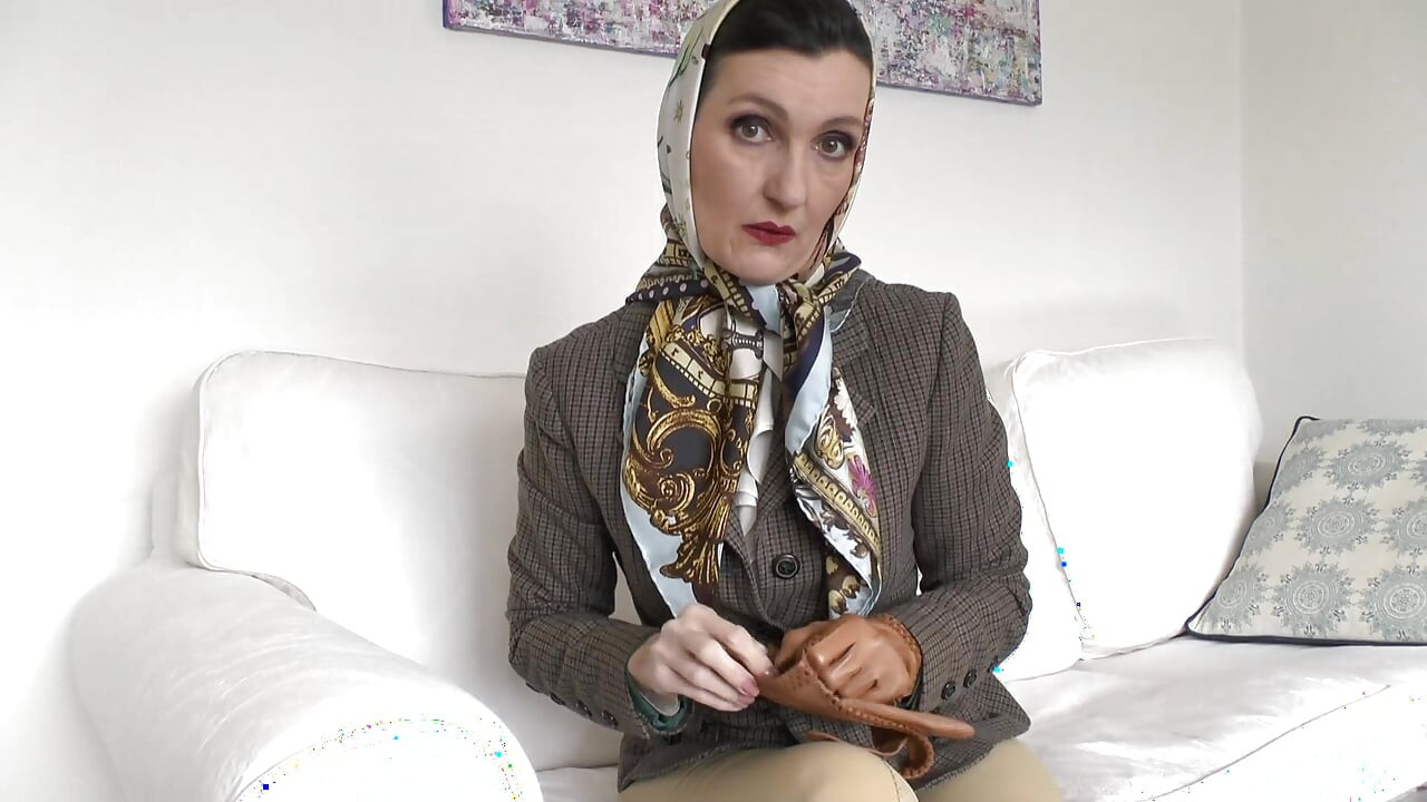 Saten sürtüğüm için yaramaz günlük görev, Bayan Victoria Valente