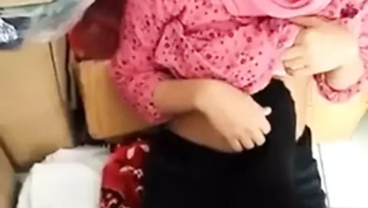 awek tudung narsis