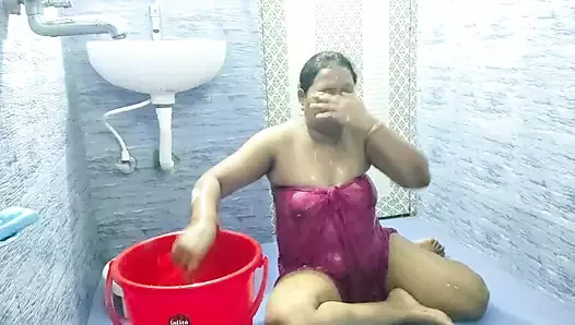 Sexy lady Bath Show