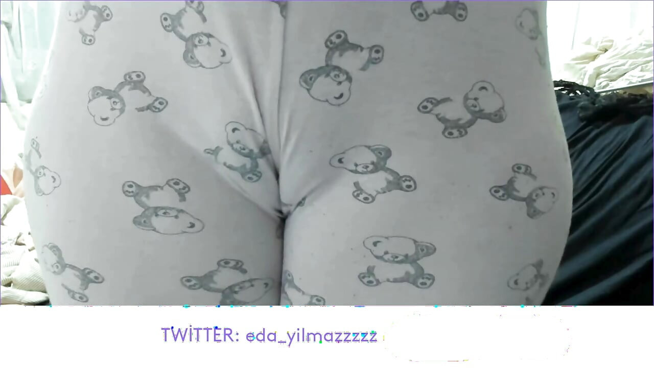 CAMELTOE- MASTURBATION IN PAJAMAS- PUFFED PUSSY- SWOLLEN PUSSY- TURKISH PORN