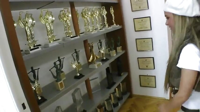 สาวสวยหุ่นเซ็กซี่สนุกกับการช่วยตัวเอง