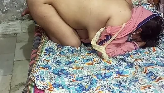 Jiju banyoda banyo yaparken aniden baldız geldi