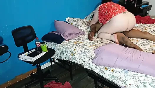 PAWg bekommt muschi von seinem großen schwanz gut zertrümmert, arsch er fickt gut