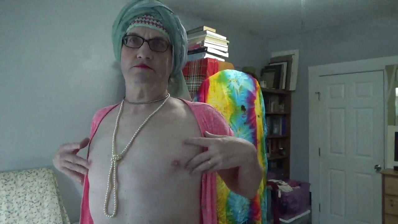 Chubby ladyboy Serge Ave-Lusin. 2026jh