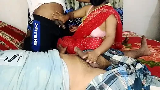 Hintli evli kadın üçlü seks vairal xxvideo Bengalli arkadaşlar paylaşıyor
